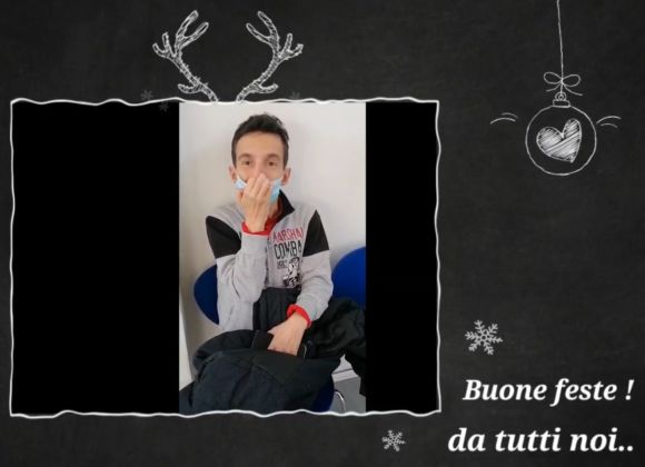 donna con disabilità augura buon natale