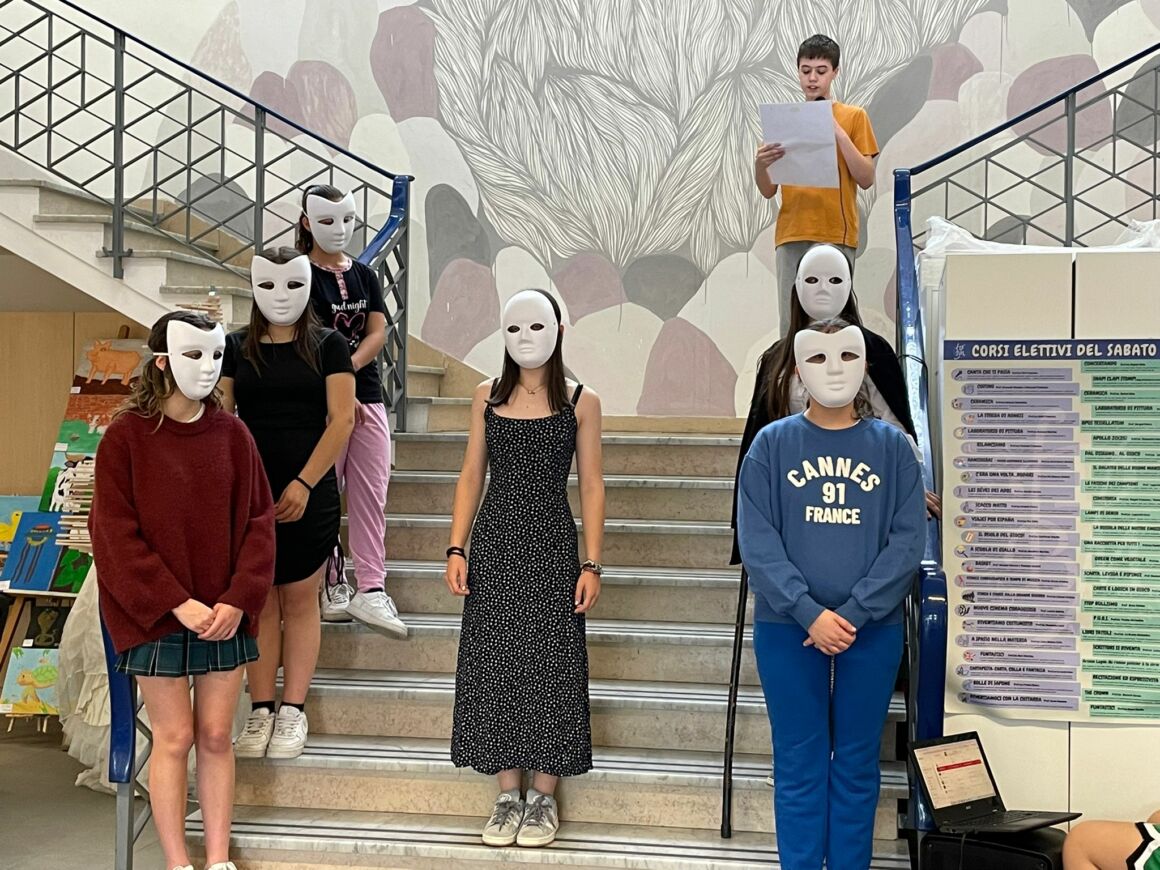 “Com’eri vestita” – I ragazzi del Servizio Civile Scolastico contro la violenza di genere
