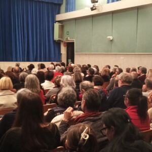IMG_20260222_171352 Oltre 150 persone a teatro per sostenere il Pozzo di Giacobbe